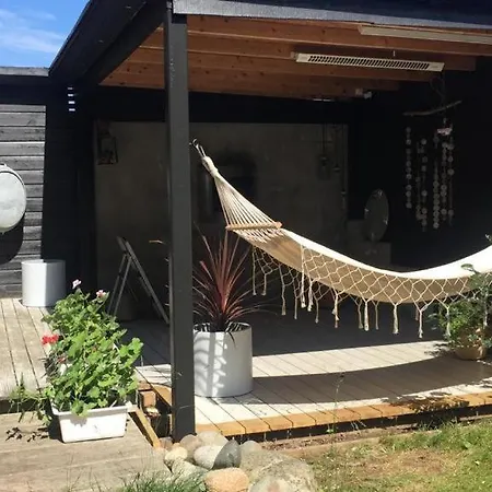Vakantiehuis Charming, Spacious Family Near Center *